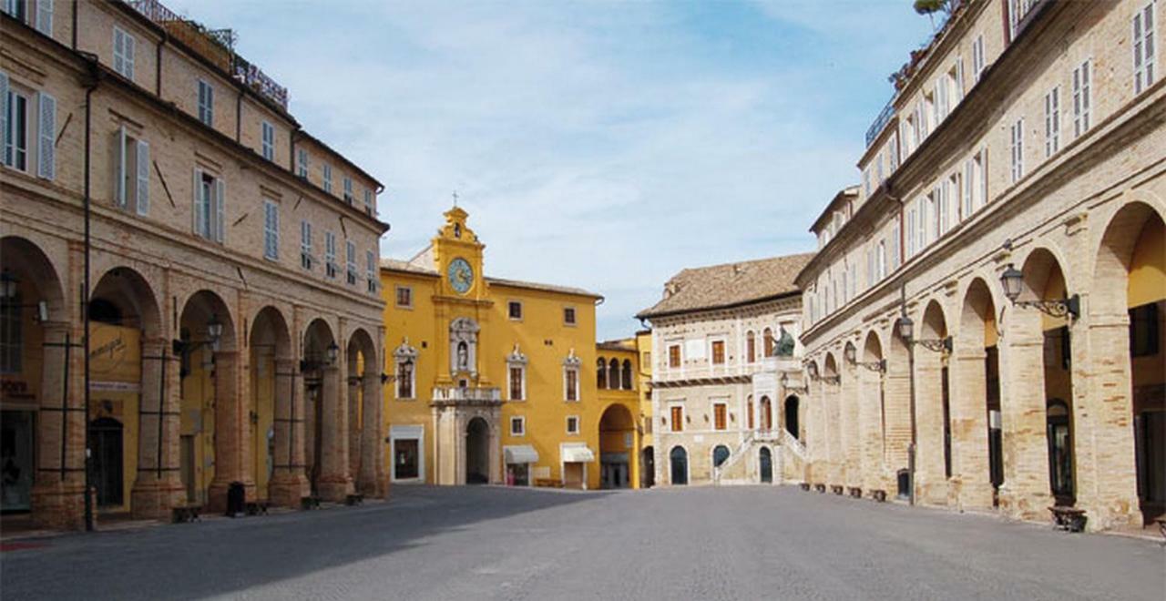 فيرمو Appartamento A Palazzo Vinci المظهر الخارجي الصورة